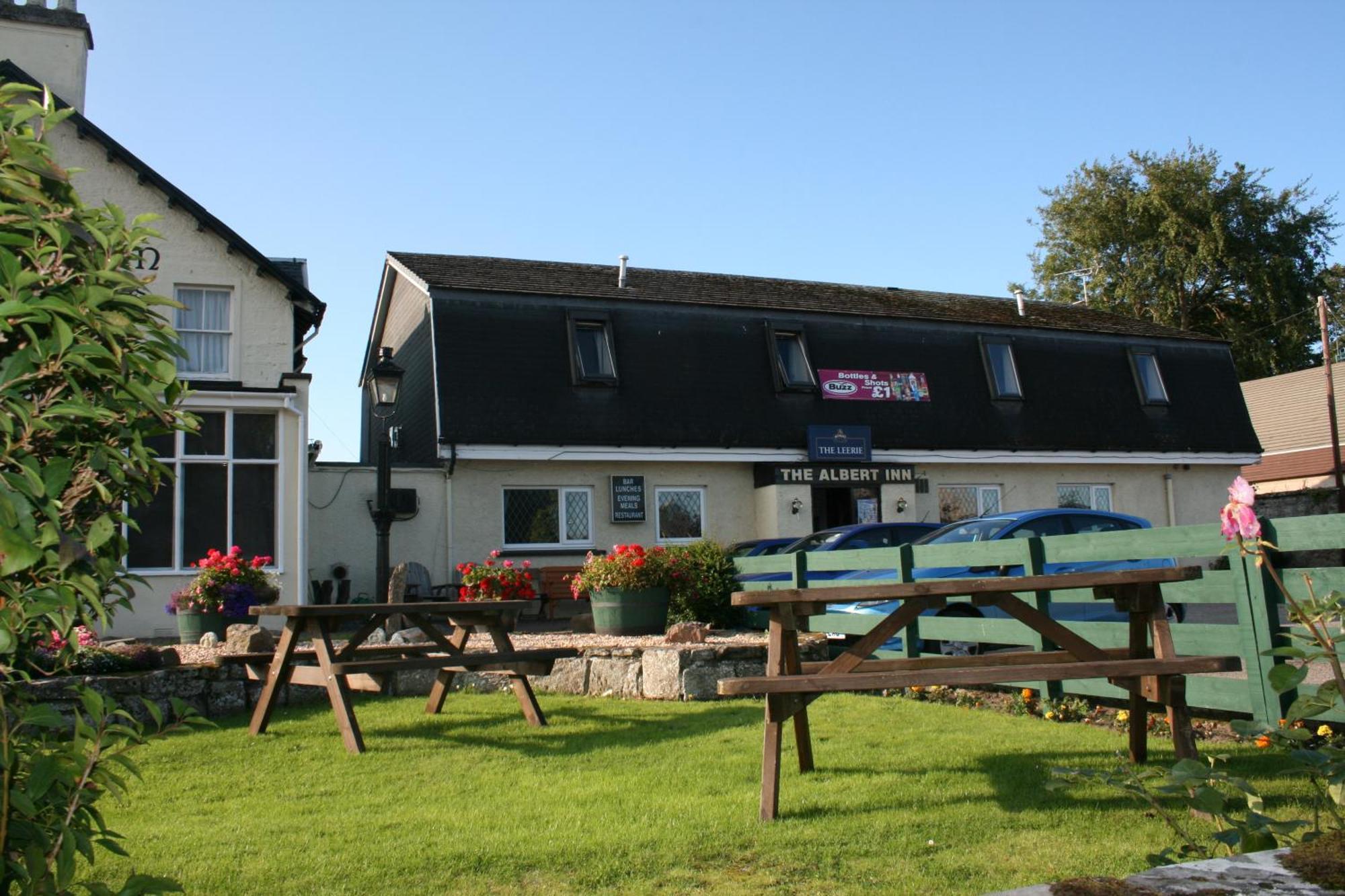 The Albert Inn Нэрн Экстерьер фото